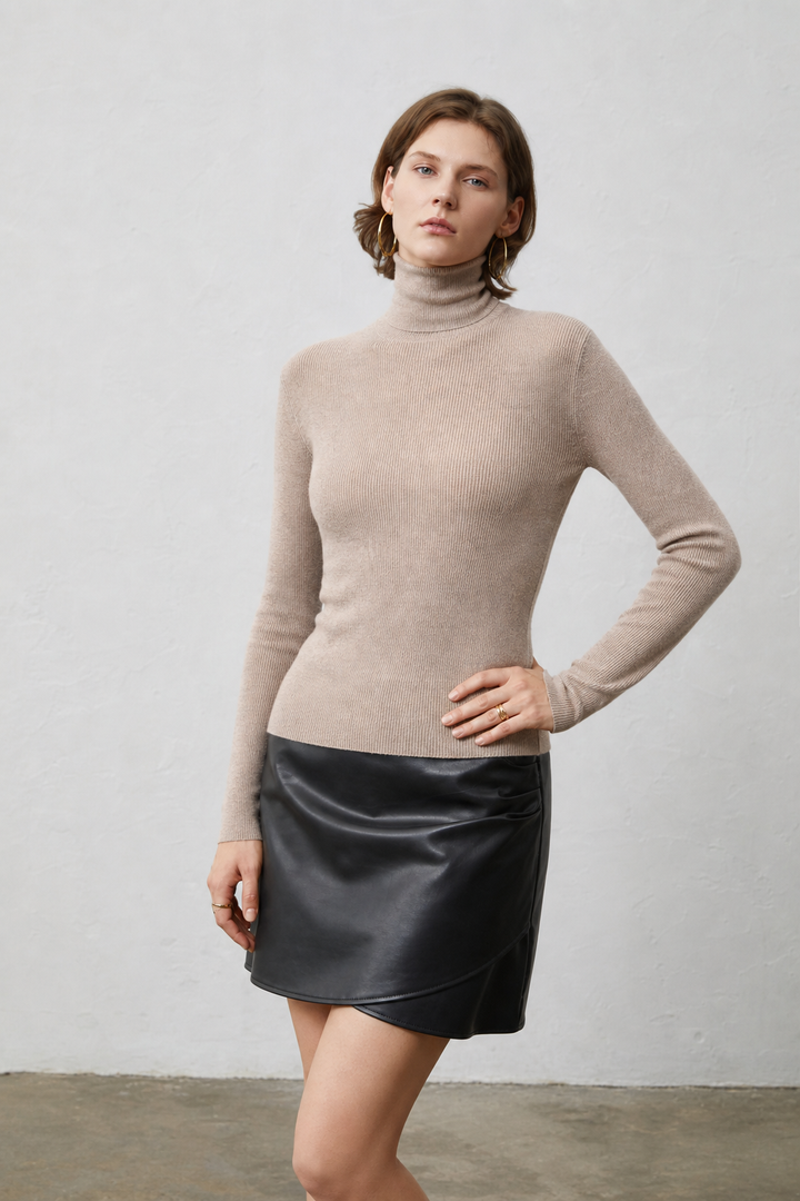 Women’s 100% Cashmere Ribbed Turtleneck Sweater – Beige