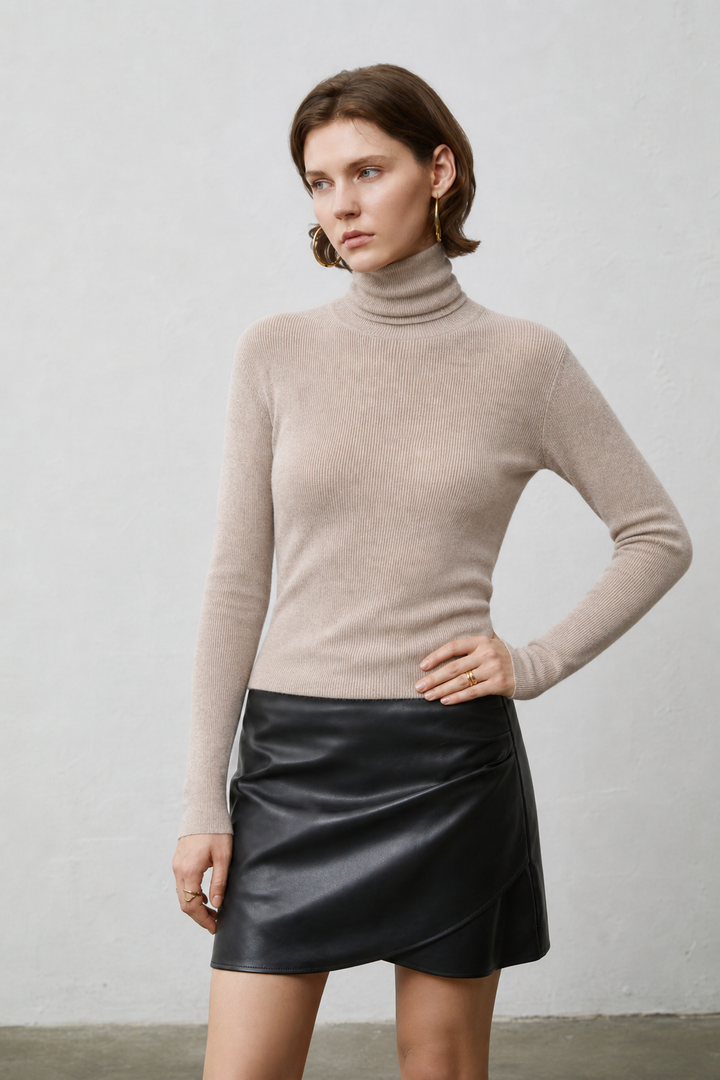Women’s 100% Cashmere Ribbed Turtleneck Sweater – Beige