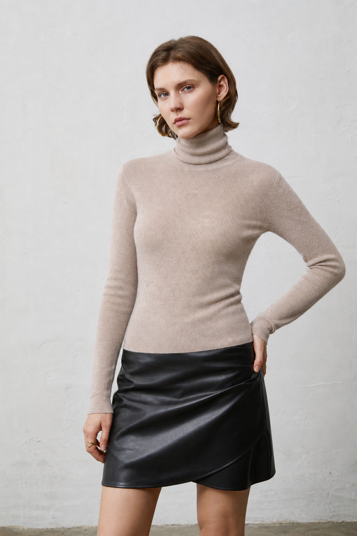 Women’s 100% Cashmere Ribbed Turtleneck Sweater – Beige