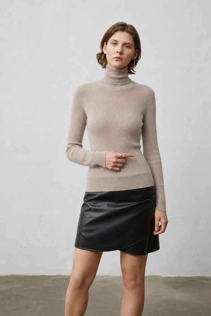 Women’s 100% Cashmere Ribbed Turtleneck Sweater – Beige