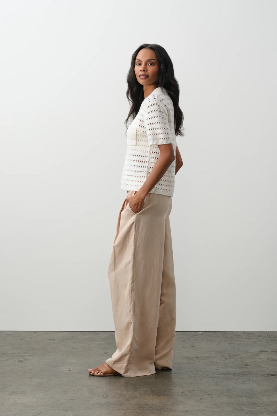 The Cropped Cashmere Cardigan - Black